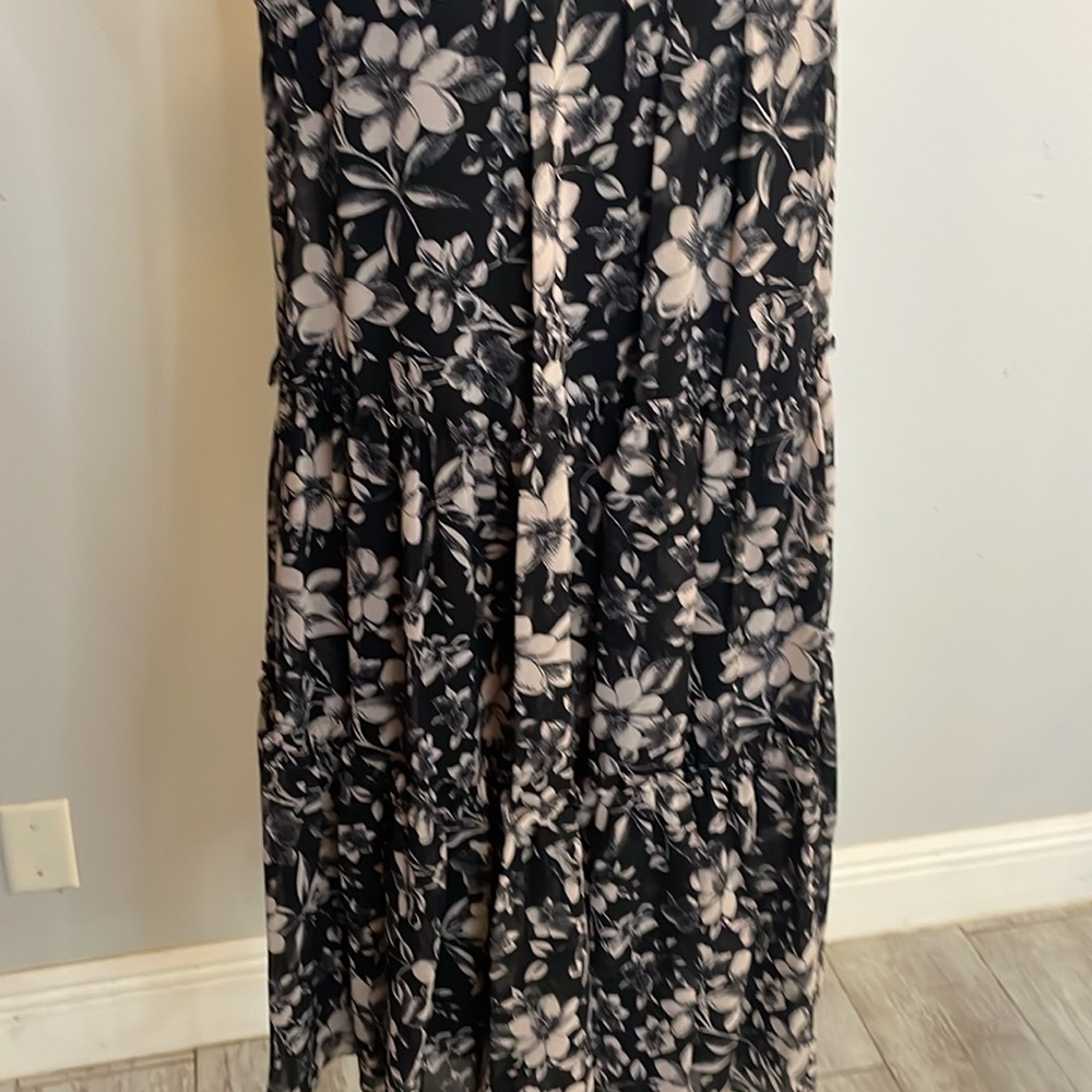 [Just Taylor] Black/Lavender Floral Dress - Size 6 - Picture 3 of 5